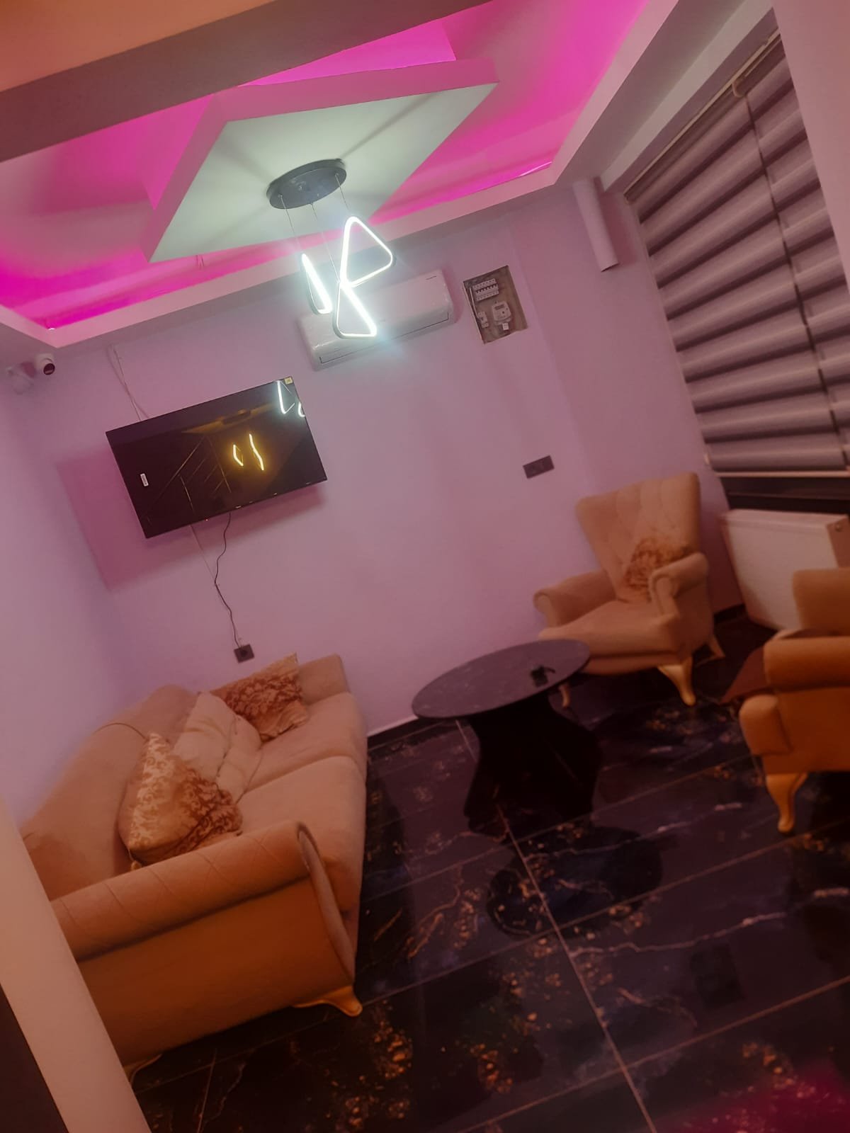 Bella Paris Spa bekleme alanı
